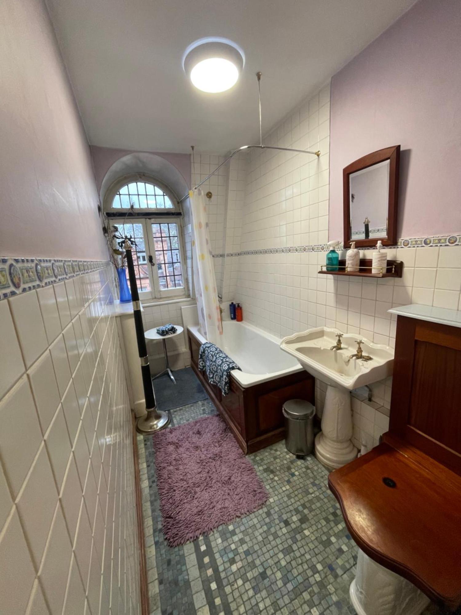Homestay Perfect Location Double In Former Monastery! London